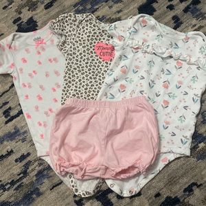 Carter’s 18m Girls 4 Piece Bundle
